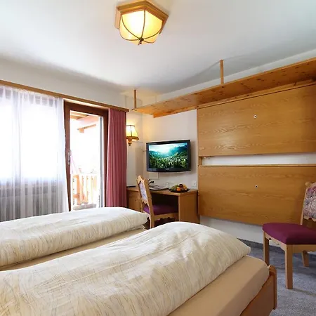 Alphubel Hotell 3*