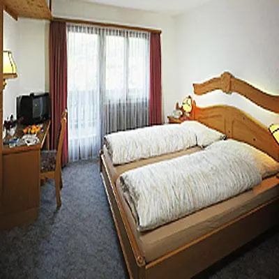Alphubel Hotell 3*