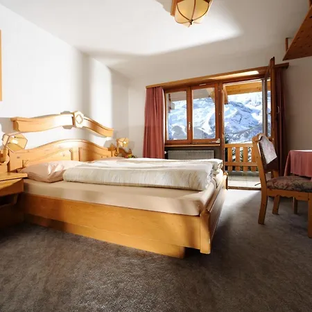 Hotell Alphubel 3*
